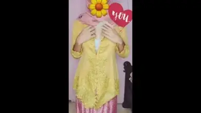 Kebaya Hijab Pink Tampil Berani Menggoda